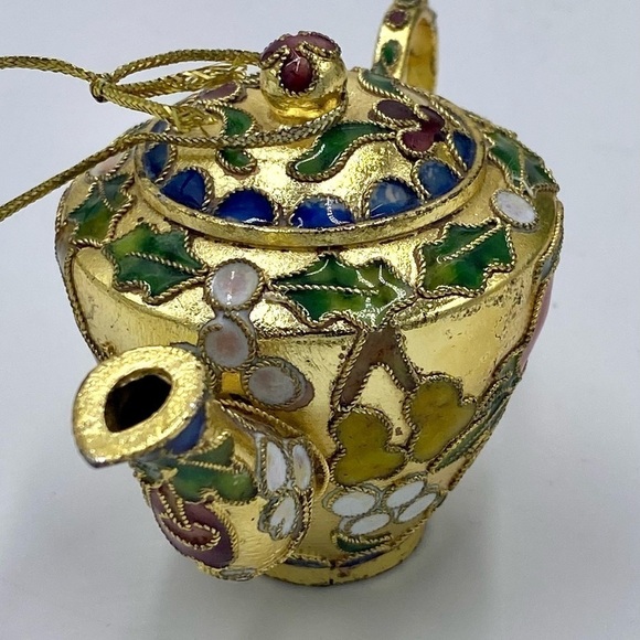VTG 2” Cloisonné Teapot Christmas Ornament Red and gold Holly Enamel 2.5” tall. - Picture 6 of 10